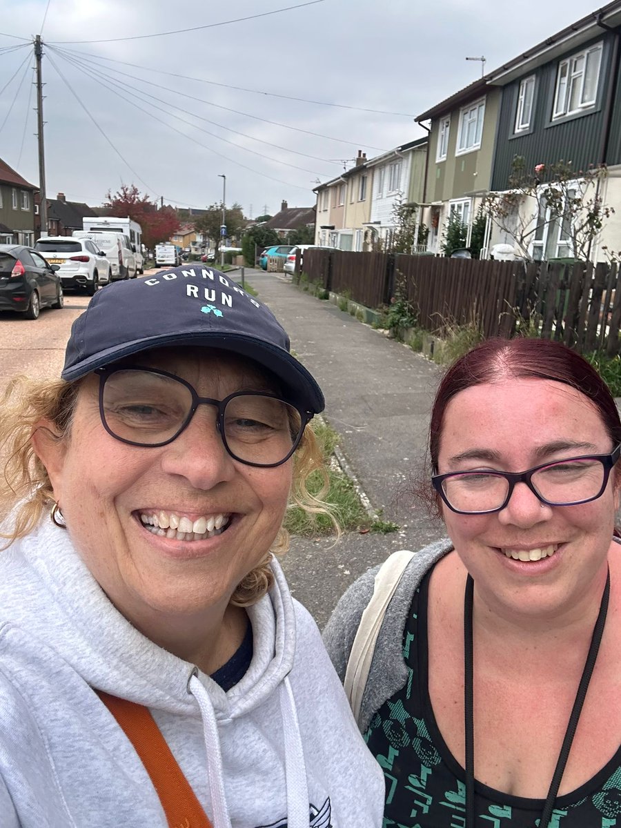 LeeHunt6's tweet image. Paulsgrove by-election: After delivering our portsmouthlibdems.org.uk/hands-off-port… campaign ward-wide last week; this weekend we're working to get local mum Michelle Simmons elected.
Lots of welcoming residents on doorsteps; nice chats as we go around #VoteLibDem #Portsmouth @portsmouthld