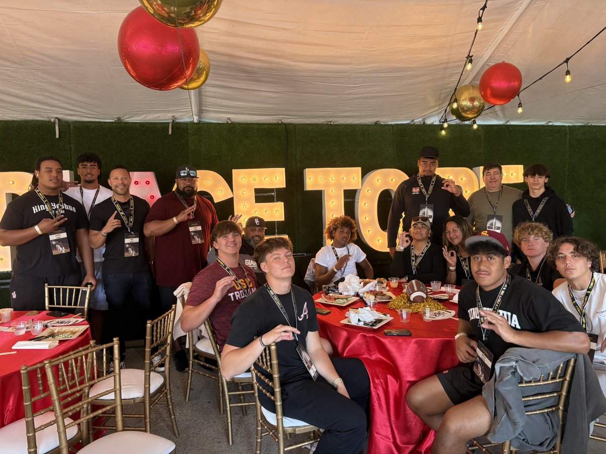 The Squad @ USC game yesterday!! Thank you  <a href="/uscfb/">USC Football ✌️</a> for taking care of our linemen yesterday ✌️<a href="/RMLineman/">Recruit My Lineman</a> <a href="/TalamaivaoChris/">Chris Talamaivao</a> <a href="/elijah_tuua/">Elijah Tuua 4⭐️🏈 Edge</a> <a href="/Amaziah_808/">Amaziah Siale</a> <a href="/Jsersansie19/">3 ⭐️ Jarod “Jrod” Sersansie</a> <a href="/JackSchein4/">Robert "Jack" Schein</a> <a href="/CadenMcNiven08/">Caden McNiven</a> <a href="/traeucla/">Trae Smith</a> <a href="/williesmith90/">Willie “Juna” Smith</a> <a href="/LinaIkimaka/">LINA IKIMAKA</a> <a href="/Jsersansie19/">3 ⭐️ Jarod “Jrod” Sersansie</a> #Gz👌🏾⬆️