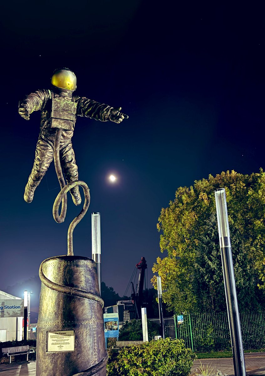 Had an awesome time at the #CitizenCon watch party at the National Space Centre last night! 

I don’t play Star Citizen (Josh does), but the atmosphere was lovely. As a games industry CM, I see events like this from a different perspective and I can only say nice things about