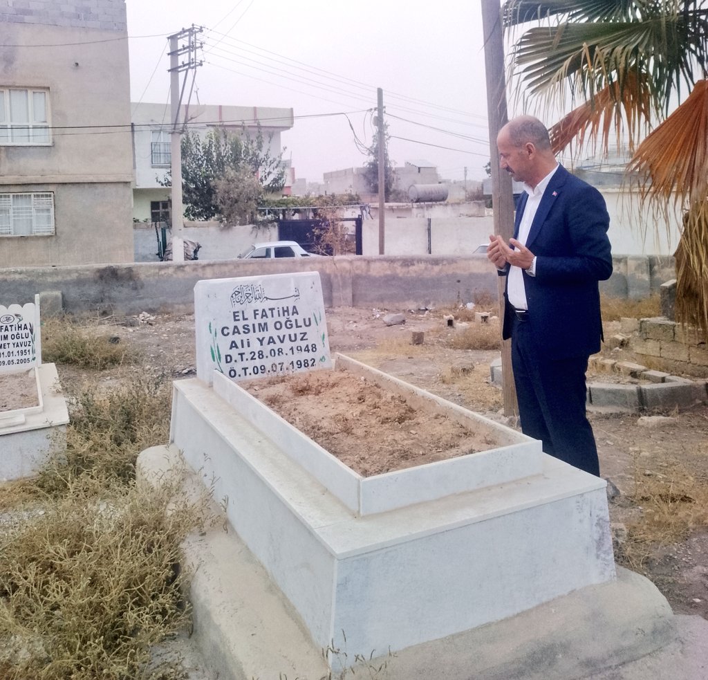 TSKYAVUZ's tweet photo. Rahmetli Babam Ali Yavuz Amcalarım Mehmet Yavuz, Şehit İmam Şükrü Yavuz ve Şehit İmam Muhittin Demir 
Kabirlerini Ziyaret Ettim.
Allah'ım!
Babamı Amcalarım ve Tüm Müslümanları Aff et, Cennetinle ve Cemalinle s
Sevindir!
#Suruç #Remel #Yenişehir https://t.co/pyNq2rm8ek