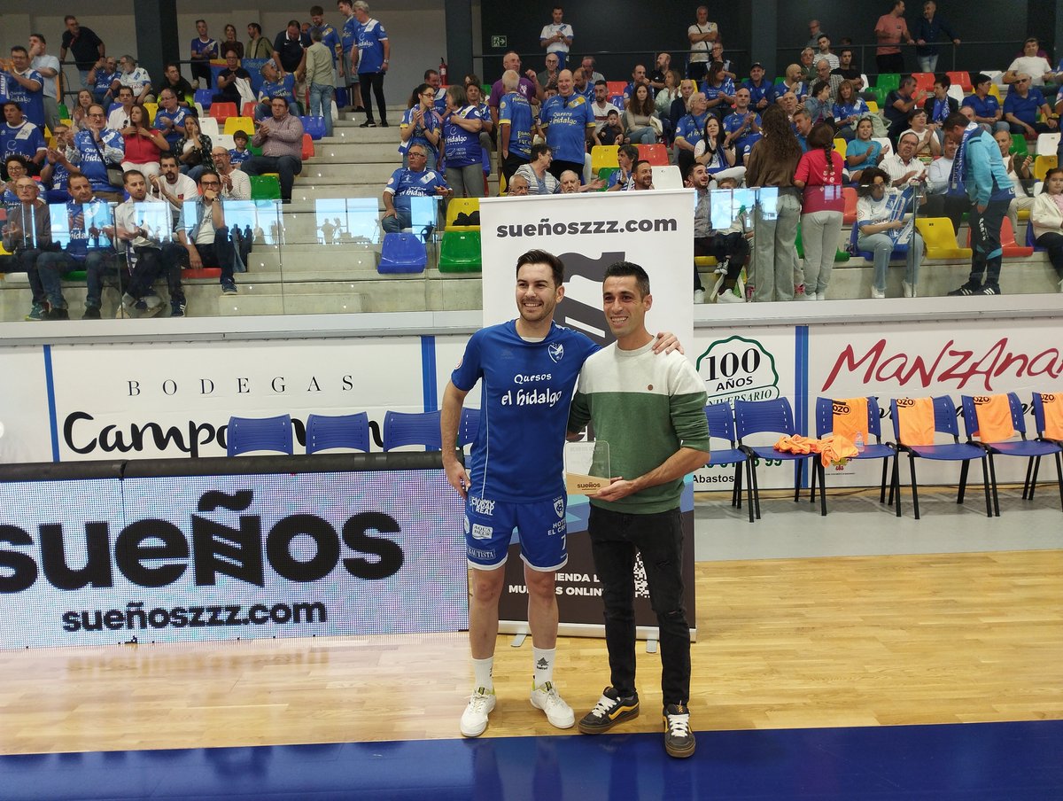 🔵⚪️ [Trofeo <a href="/suenoszzz/">SUEÑOS ZZZ ®</a> al mejor gol del mes]

⚽️ El ganador del mes de septiembre ha sido <a href="/Javi10alonso/">Javier alonso</a>  

#ElOrgulloDeSerManchego