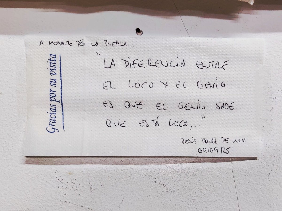 jrdemoyac's tweet photo. "La diferencia entre el loco y el genio es que el genio sabe que está loco"
Así lo dejé escrito hace unos días en Casa Moreno inspirado al contemplar la foto. Hoy se retira un genio, un torero de época que ha levantado siempre pasiones en el orbe taurino.Descanse, maestro Morante https://t.co/cNMvNCz66R