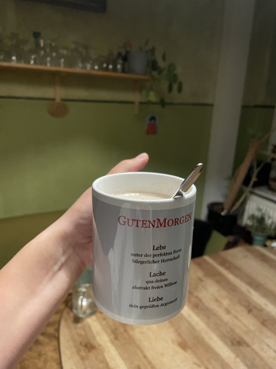 tretb00t's tweet photo. daraus kommt der instant chai latte besonders böse https://t.co/Qf95qYZlJS