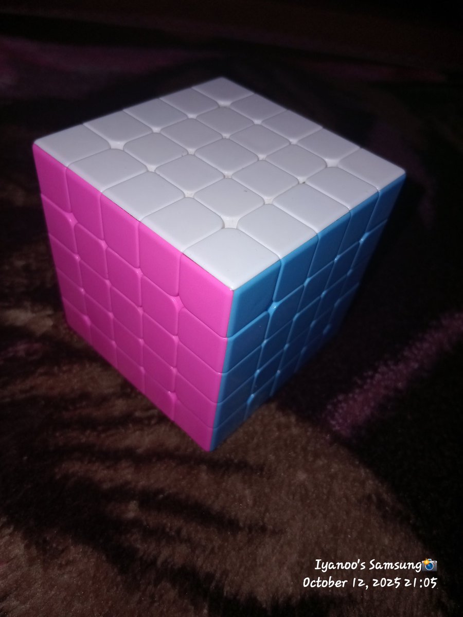 de_fornicator's tweet image. Certified cuber😂anyone for a challenge