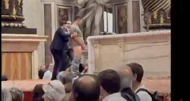 Padre Javier Olivera Ravasi tweet media