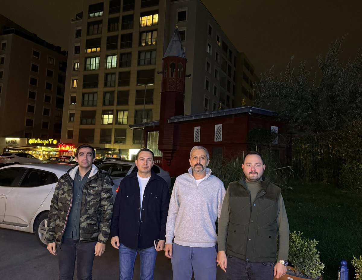 📍 Zeytinburnu

"Kişi sevdiği ile beraberdir." 

(Buhârî, Edeb, 96.)

<a href="/haktancakmakolu/">Haktan Çakmakoğlu</a> 
<a href="/aliercccan/">Ali Ercan</a>
