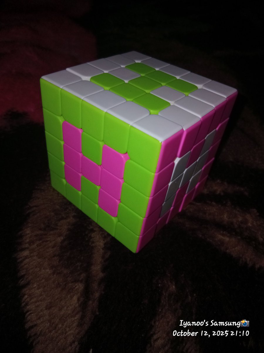de_fornicator's tweet image. Certified cuber😂anyone for a challenge