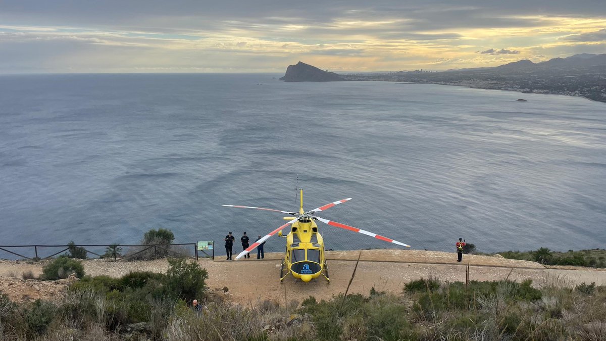 🚁 Rescate de montaña ayer a última hora en el Morro de Toix, entre Calpe y Altea
#bell412 #resque #mountain #searchandresque