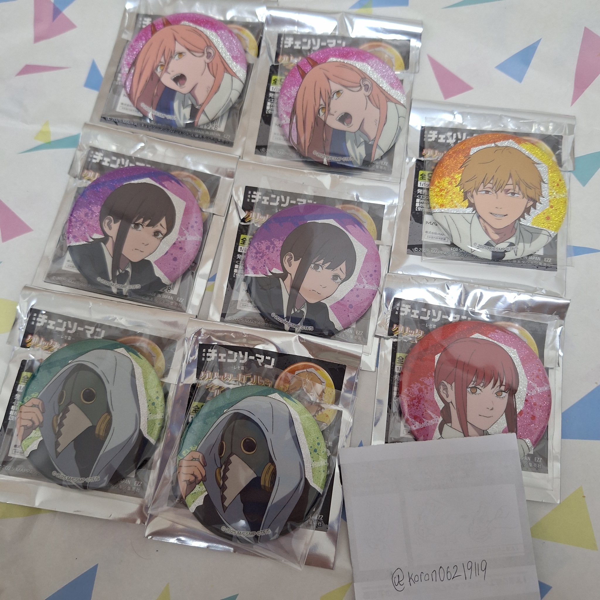 即購入可⭐︎デンジ⭐︎レゼ⭐︎グリッター缶バッジ 劇場版『チェンソーマン レゼ篇』 グリッターカンバッジ