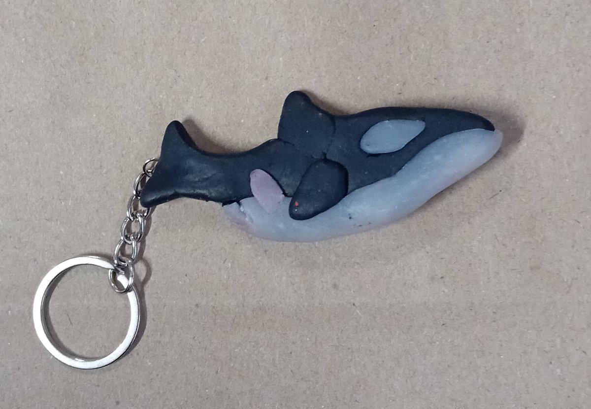 Killer whales need love too! This handmade Orca whale keyring is looking for a new home! It is available to buy from axelinaproductions.etsy.com #orca #orcas #killerwhale #handmadekeyring #handmadekeychain #whale #whalejewellery #smartsocial #shopindie #ukgiftam #craftbizparty
