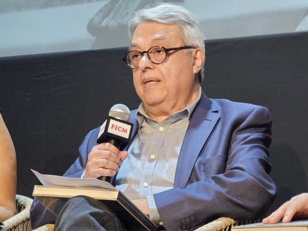 ✨Esta tarde en el <a href="/FICM/">Morelia Film Fest</a> #FICM2025 acompañamos al promotor cultural <a href="/vazquezgjaime/">Jaime Vázquez</a> en la presentación de su libro "Michoacán en el cine. Episodios en la pantalla" de la editorial michoacana Cuarta República, el cual contiene fotografías del acervo de #FilmotecaUNAM.