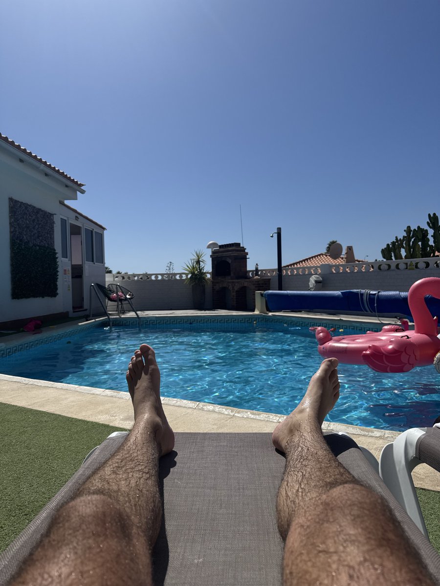 dylan_bradley's tweet photo. How was this 3 days ago and now i'm just clocking out of a 12.5 hour shift

This isn't the life for me 😔 https://t.co/iEZIfXlNKM