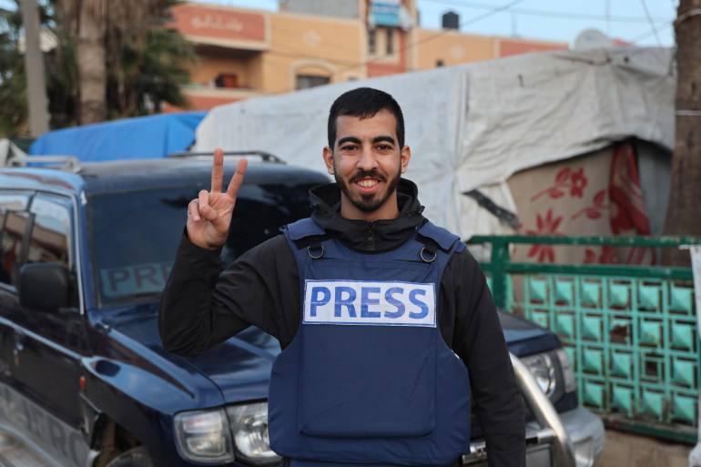 MiddleEastSpec's tweet photo. — 🇮🇱/🇵🇸 NEW: Famous Gazan Journalist Saleh Al-Jafarawi was killed by Israeli-backed anti-Hamas criminal gangs today

His body has arrived at Al-Ahli Baptist Hospital in Gaza. It is reported be was killed by 7 bullets from point blank range. https://t.co/WFOt1CFXSE
