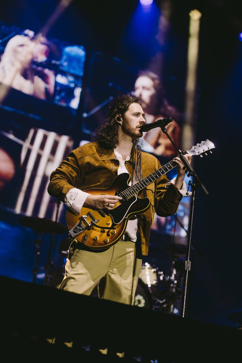 Hozier's tweet image. Weekend 2. Thank you, @aclfestival 🖤 

📷 @katemphotog