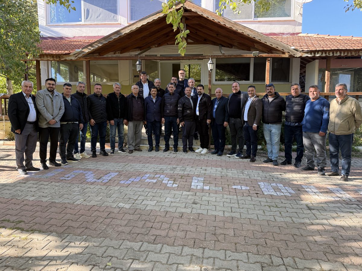 Av. İbrahim Ethem TAŞ 🇹🇷 (@ethemtas) on Twitter photo 📍Korkuteli
Küçüklü Mahallemizde, Kırcami bölgesi muhtarlarımızla bir araya geldik.
İl Başkanımız <a href="/alicetin_07/">Ali Çetin</a>, Milletvekilimiz <a href="/kemalcelik007/">Kemal ÇELİK</a> ve Muratpaşa İlçe Başkanımız <a href="/tuncayhayta/">Ⲧⳙⲛⲥⲇⲩ ⲎⲆⲨⲦⲆ 🇹🇷</a> ile birlikte bölgenin talep ve ihtiyaçlarını konuştuk. 📍Korkuteli
Küçüklü Mahallemizde, Kırcami bölgesi muhtarlarımızla bir araya geldik.
İl Başkanımız <a href="/alicetin_07/">Ali Çetin</a>, Milletvekilimiz <a href="/kemalcelik007/">Kemal ÇELİK</a> ve Muratpaşa İlçe Başkanımız <a href="/tuncayhayta/">Ⲧⳙⲛⲥⲇⲩ ⲎⲆⲨⲦⲆ 🇹🇷</a> ile birlikte bölgenin talep ve ihtiyaçlarını konuştuk.