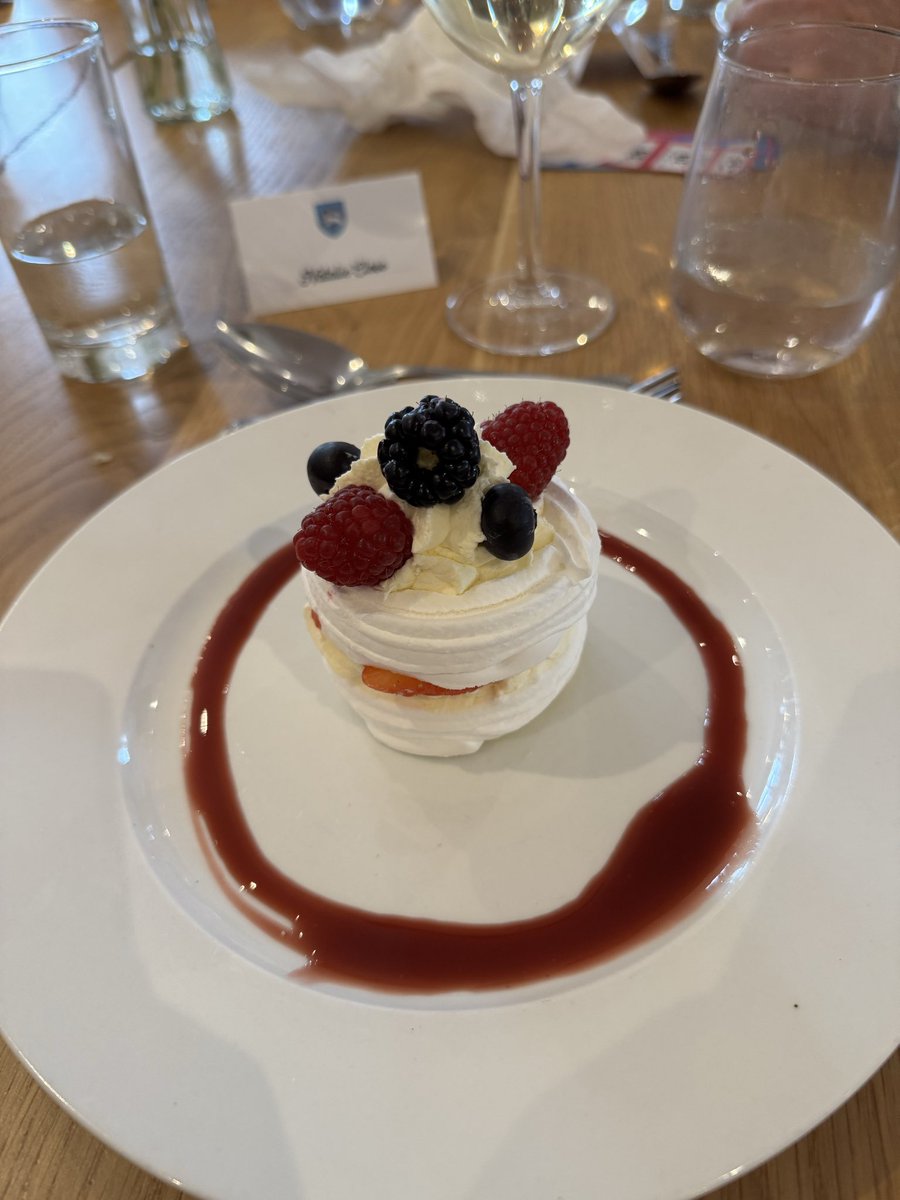 MelClose55's tweet photo. Lovely #Sundaylunch with @Closie01 @PrestonMayor fundraiser #CrossKeys #Whitechapel
Raising funds for @mary_ogara_uk @ParkinsonsUK & the Sandbag #Veterans drop in #Preston
Food was great, company was even better and I won a plant in the raffle ! #winwin https://t.co/iPUKnzXFcm