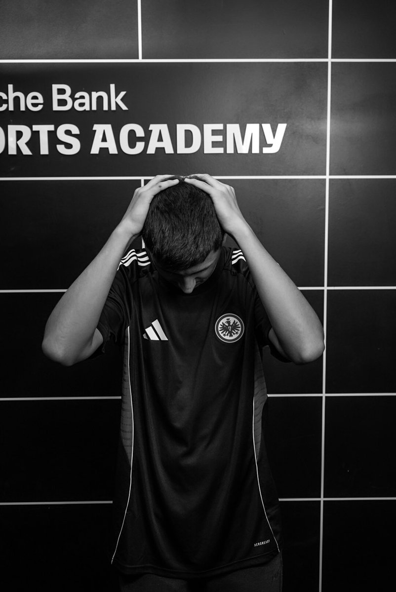 Wir verabschieden uns von dieser Premier Season in der ersten Playoffs-Runde. 

Wir haben keine Worte mehr, wie wir das Game verloren haben. Scheinbar ist uns der win nicht gegönnt. Wochenlange Arbeit für nichts. 

Unser Beileid an alle Teams in Contender etc… 🙃