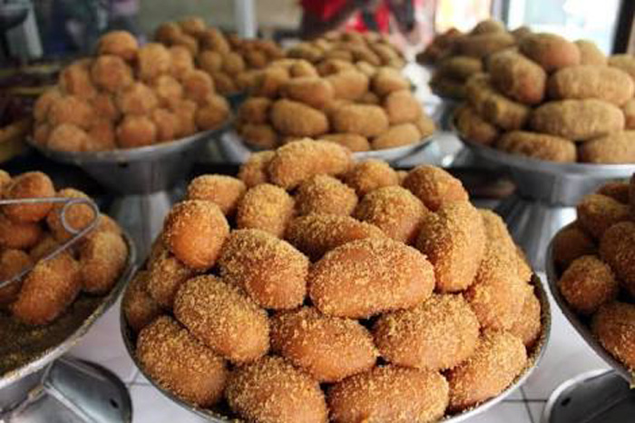 টাঙ্গাইলের পোড়াবাড়ির চমচম পেল জিআই পণ্য স্বীকৃতি