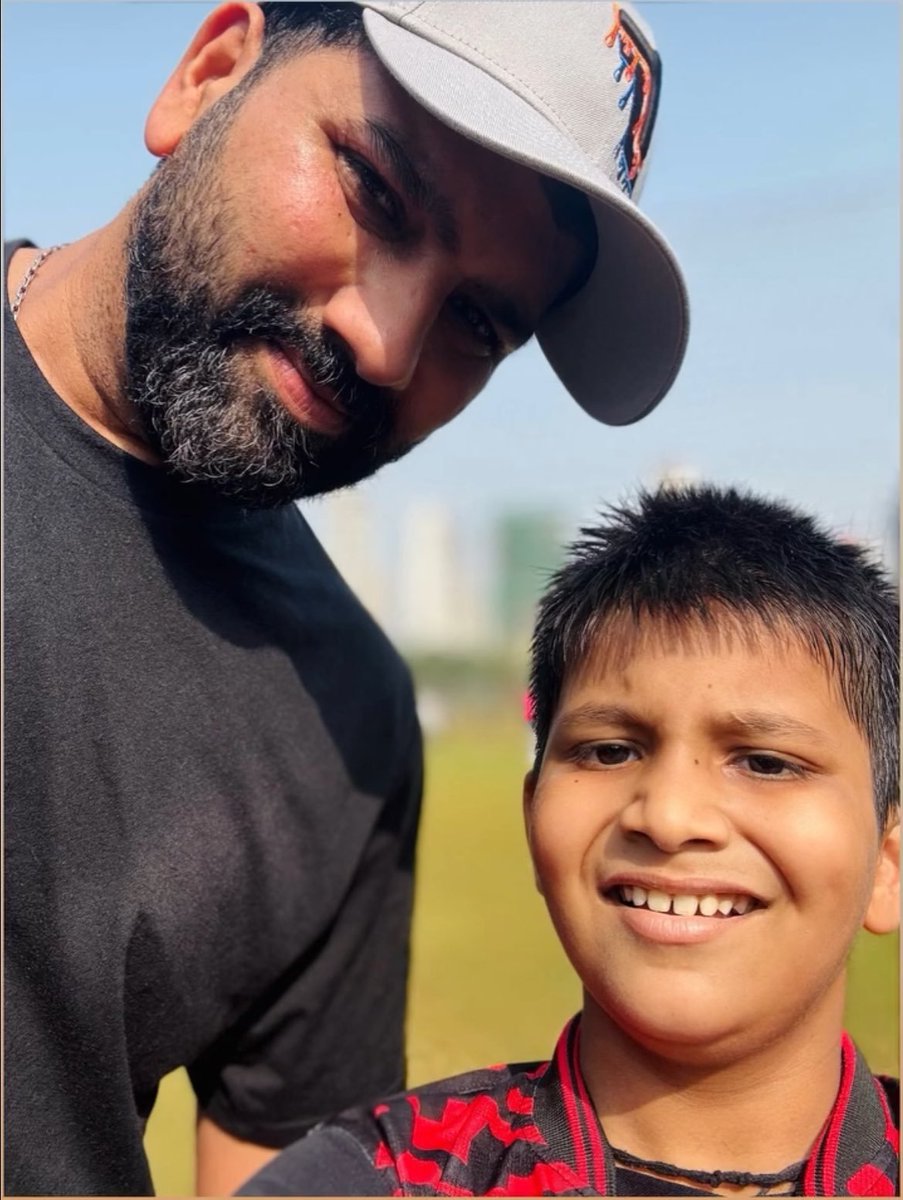 For this kid, it’s not just a selfie… It’s a memory for life. ❤️🙌

#RohitSharma #Hitman #FanMoment