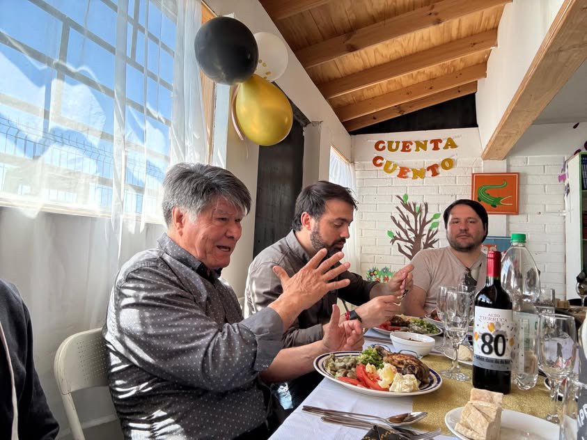 Junto a <a href="/JorgeSharp/">Jorge Sharp</a> en la Junta de Vecinos N°186 del Cerro El Litre, celebrando sus 80 años 🎉. Una comunidad vibrante, creativa y llena de proyectos que fortalecen el alma de Valparaíso👏🏡.

#CorreaSenador #Elecciones2025
#RegiónDeValparaíso #Valparaíso
#ViñaDelMar #SanAntonio