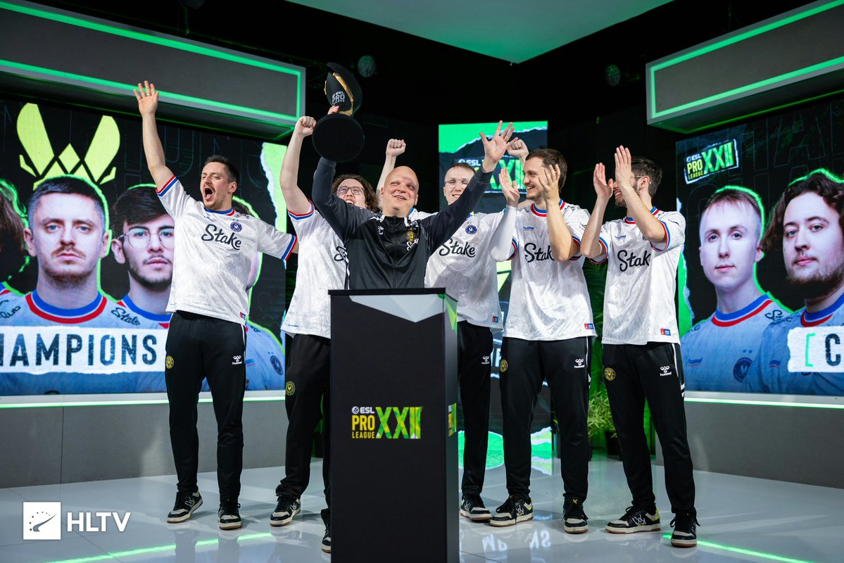 EPL Champions, feels good to win another trophy!

Proud of the team.