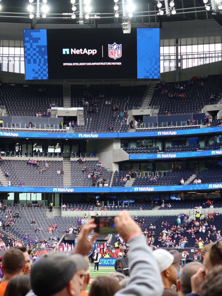 NetApp's tweet image. The #NFL International Games are back in London for a second weekend, with the @Broncos vs the New York @nyjets!

As the @NFL&apos;s Official Data Partner, #NetApp keeps data in motion — because your data should never take a timeout. See how we power the game: ntap.com/4nL0t7M