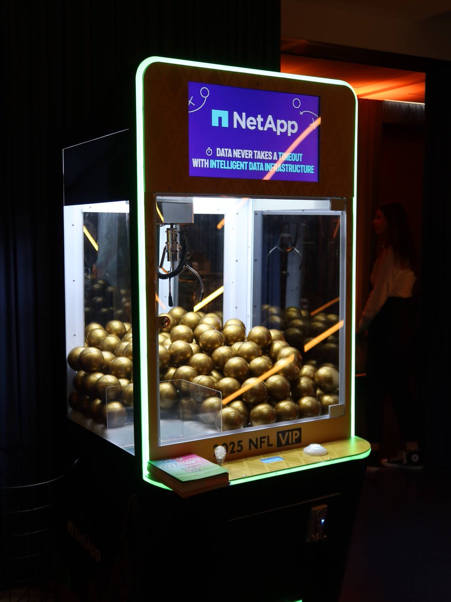 NetApp's tweet image. The #NFL International Games are back in London for a second weekend, with the @Broncos vs the New York @nyjets!

As the @NFL&apos;s Official Data Partner, #NetApp keeps data in motion — because your data should never take a timeout. See how we power the game: ntap.com/4nL0t7M