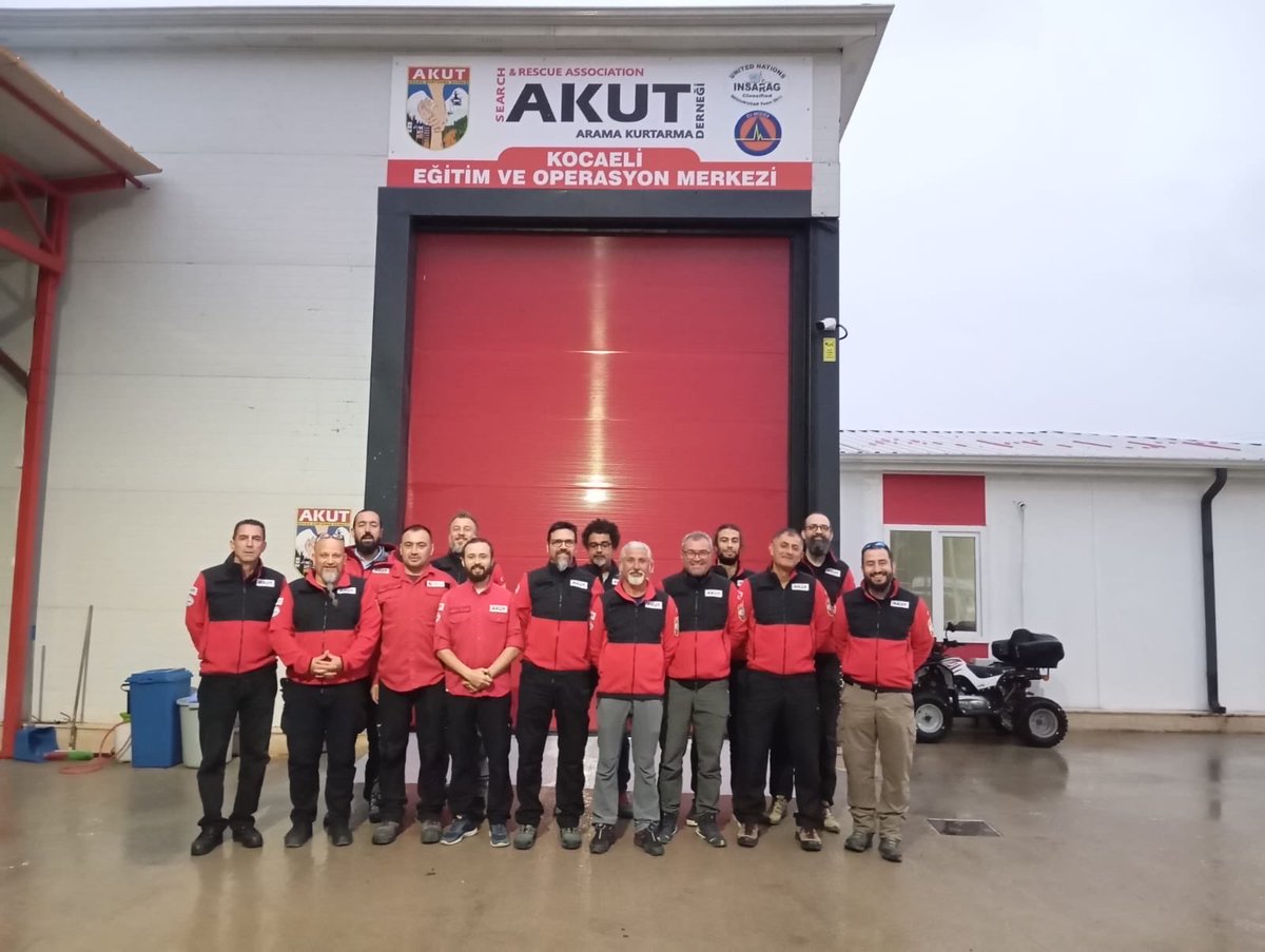 AKUT (@akut_dernegi) on Twitter photo 11-12 Ekim tarihlerinde, AKUT Kocaeli Eğitim ve Operasyon Merkezi'nde gerçekleştirilen Kentsel Arama Kurtarma Eğitmen Toplantısı’na Derneğimizin deneyimli eğitmenleri katılarak katkı sağladılar. 
Toplantıda branşla ilgili çalışmalar, görüş ve öneriler ele alınarak verimli bir 11-12 Ekim tarihlerinde, AKUT Kocaeli Eğitim ve Operasyon Merkezi'nde gerçekleştirilen Kentsel Arama Kurtarma Eğitmen Toplantısı’na Derneğimizin deneyimli eğitmenleri katılarak katkı sağladılar. 
Toplantıda branşla ilgili çalışmalar, görüş ve öneriler ele alınarak verimli bir