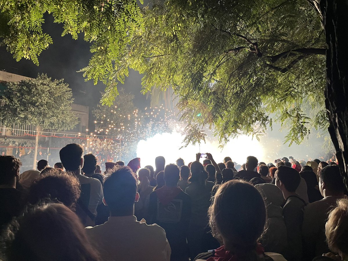 ajsantfeliu's tweet photo. Nit del Foc 
@DiablesLaSalut 

#festardorsf #santfeliu https://t.co/ifCW1UbtPY