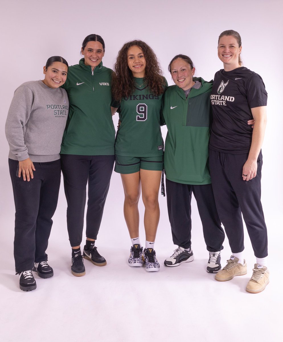 Olivia Collins tweet media