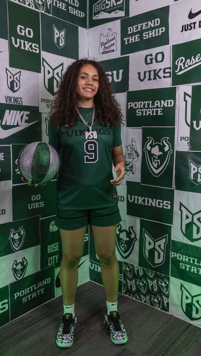 Olivia Collins tweet media