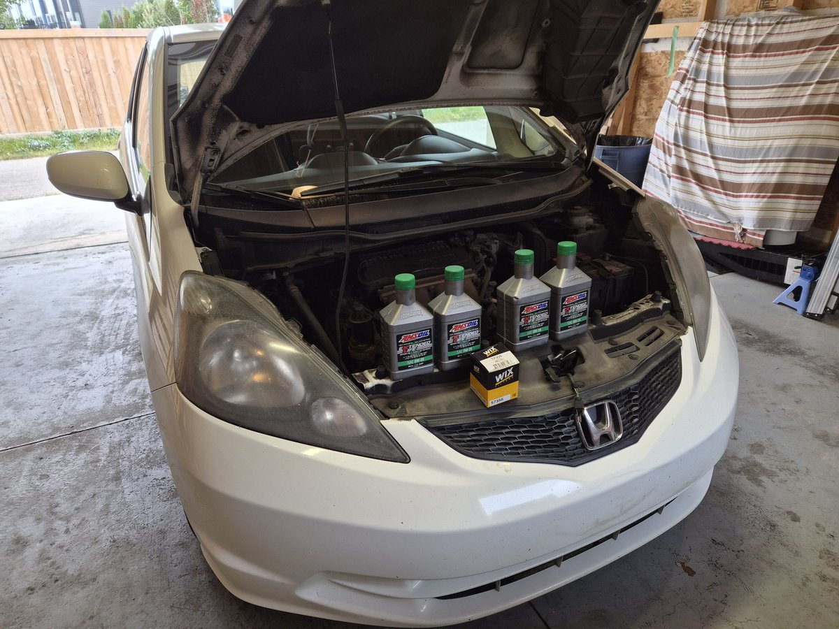 オイルチェンジと冬用タイアチェンジをしました😄