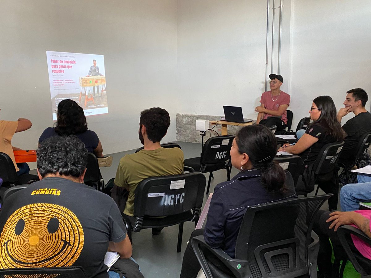 SistemaCreacion's tweet image. Se llevó a cabo la primera sesión del "Taller de embalaje para gente que resuelve" que imparte el artista visual Jysus Ramírez (JC) en el Pabellón de Cultura Comunitaria en #Chapultepec.

@cultura_mx