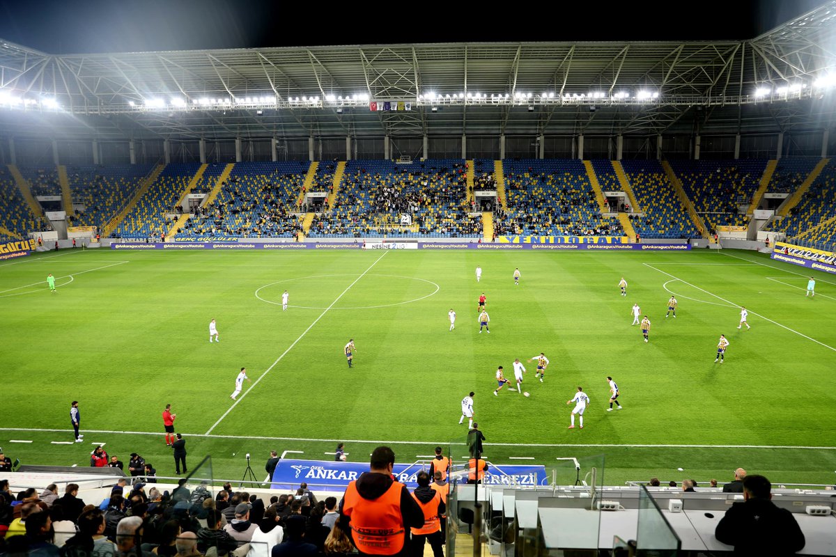 avhalilatasoy's tweet photo. Eryaman Stadyumu 📍

Şehrimizin takımı MKE Ankaragücü'müzün bugünkü maçını izledik.

2-0 kazanan MKE Ankaragücü’müz 💛💙 https://t.co/2YiaFvccQ0