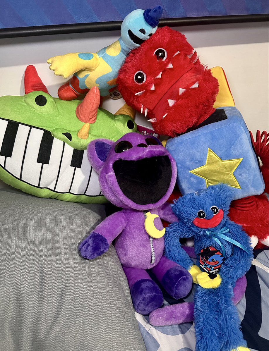 Today's the day that a special game series started from the bottom &amp; made its way into all our hearts with huge success. And, it's the game series that made my life better than before with many new friends &amp; a chance on a new community.

Happy birthday, Poppy Playtime. ❤️
-
-