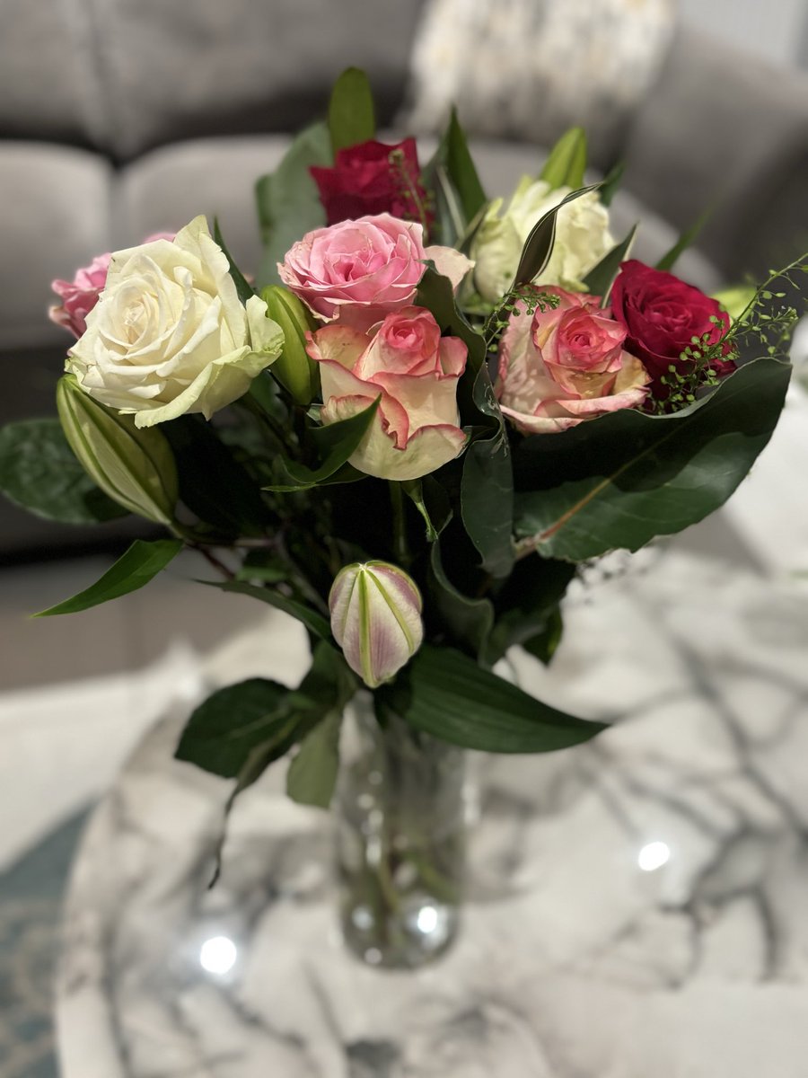 Beautiful flowers to mark the end of my part time secondment as RCM national officer <a href="/RcmNi/">RCM_NI</a> 💐
Thank you <a href="/Annewil29833717/">Anne Wilson</a> 
It’s been a fantastic experience, helped me develop new skills and given me a deeper understanding of the breadth of the role &amp; the work of the <a href="/MidwivesRCM/">Royal College of Midwives 💙</a>