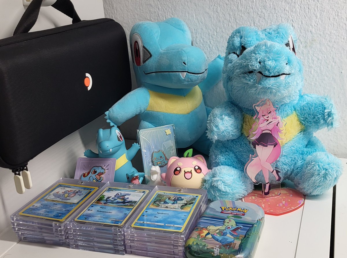 SchilonKeiy's tweet image. Mein kleiner (provisorischer) Karnimani/@/NayamiiChan schrein steht OwO
Muss mir echt mal nen guten Platz suchen, weil ich kann meine Karnimani Karten nicht so schön begutachten, aber bin zufrieden so viel auf der #POLARIS2025 gefunden zu haben owo