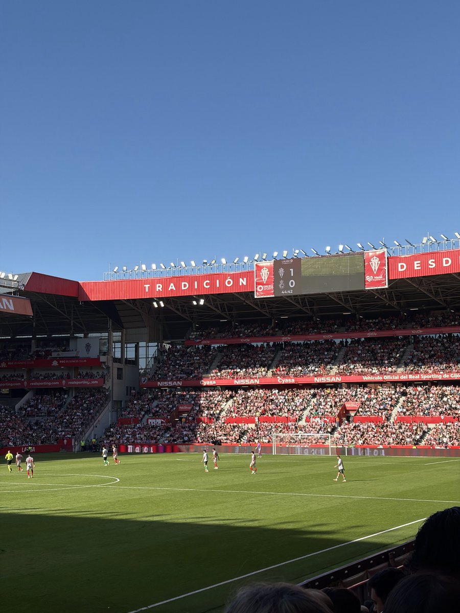 Sporting - Racing. Ambientazo.