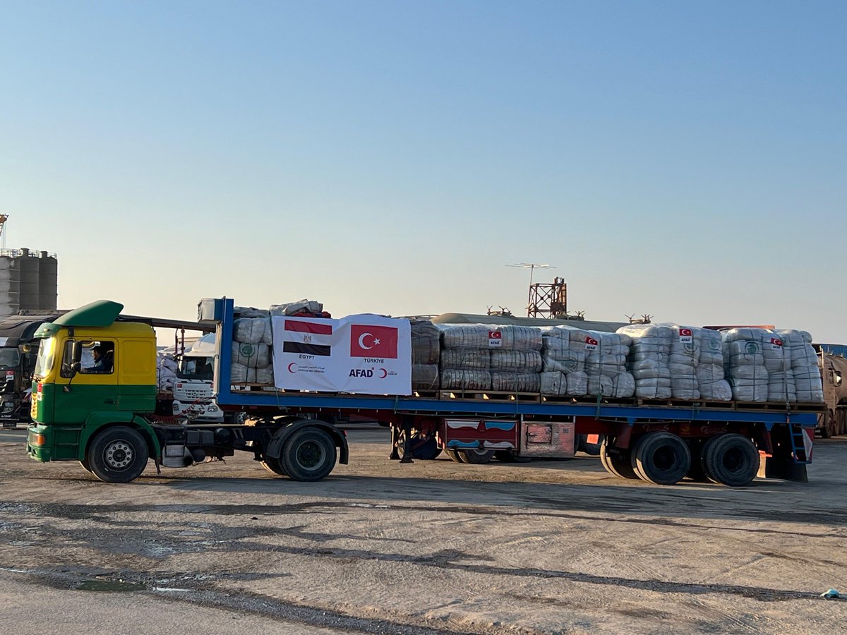 La Türkiye poursuit ses efforts humanitaires à Gaza sous la coordination de l’AFAD 

- Depuis le 7 octobre 2023, Ankara a envoyé 101 725 tonnes d’aide humanitaire à Gaza par 16 navires et 14 avions. v.aa.com.tr/3715278