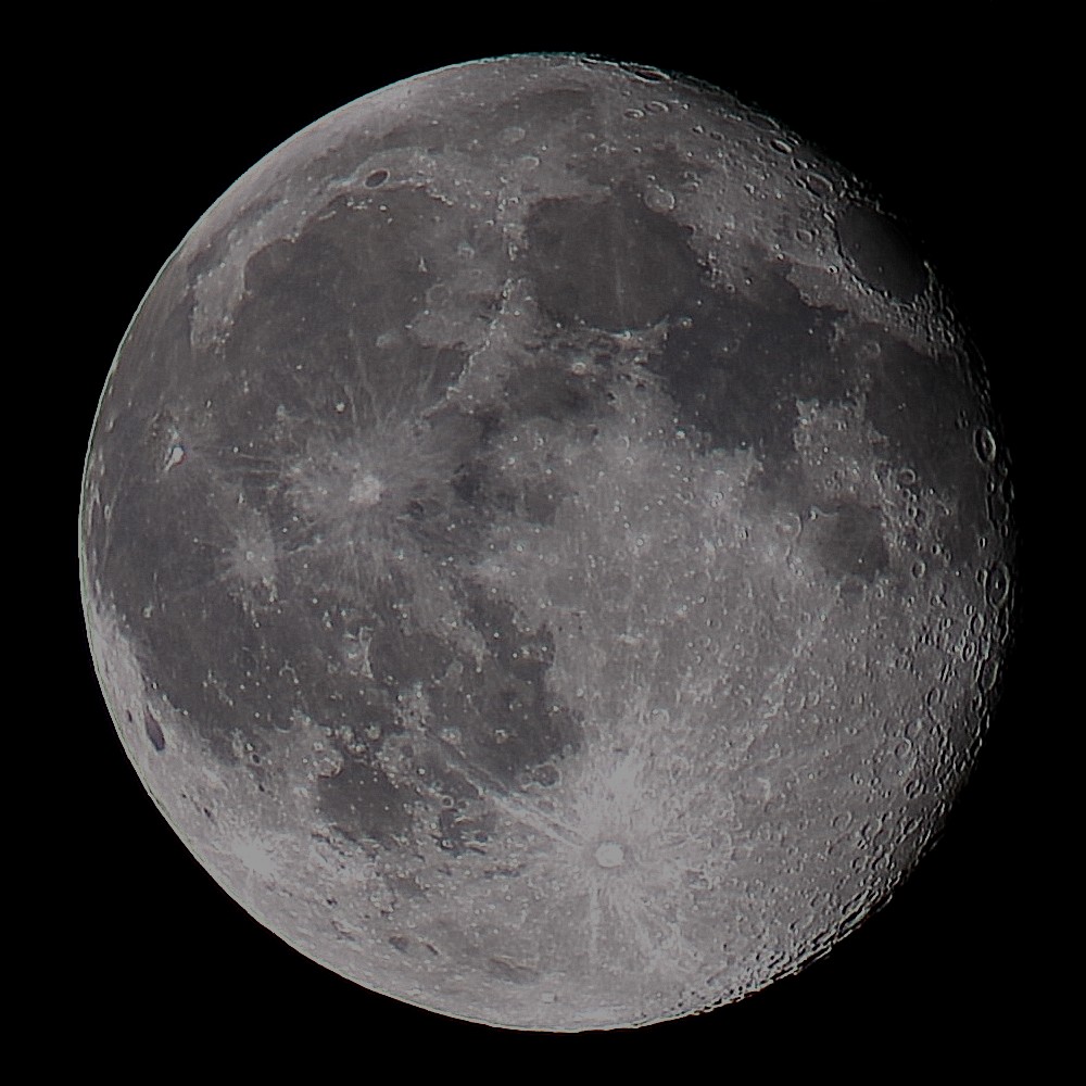 DavidBflower's tweet photo. I've had a fairly good week of pic taking: Waning Gibbous Moon, Comet A6 Lemmon, Great Orion Nebula. #StormHour #ThePhotoHour https://t.co/g02ao3hXzZ