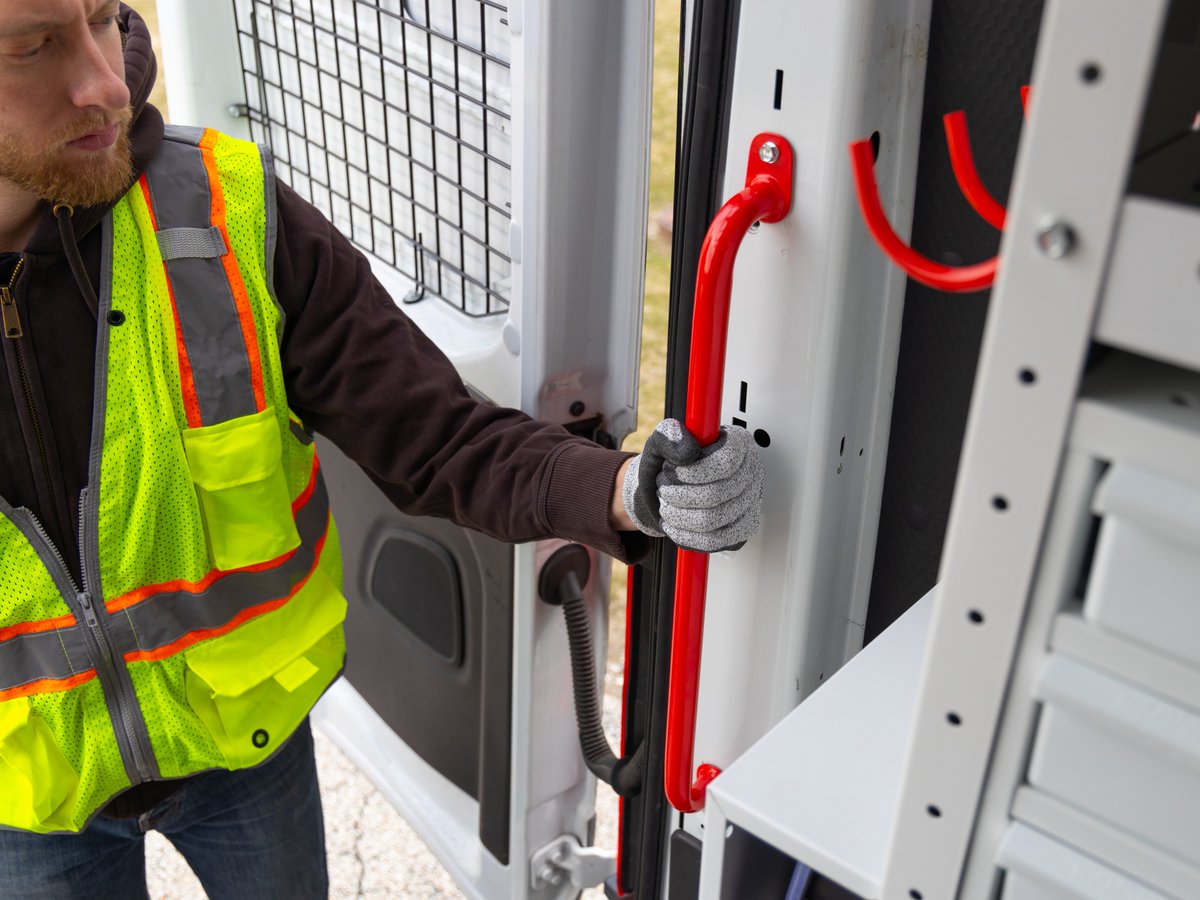weather_guard's tweet image. Step in. Step out. Every time, smooth and secure with #WeatherGuard 

Learn more: bit.ly/4pRPwDc

#vansolutions #workvan #jobsite #vanhandle