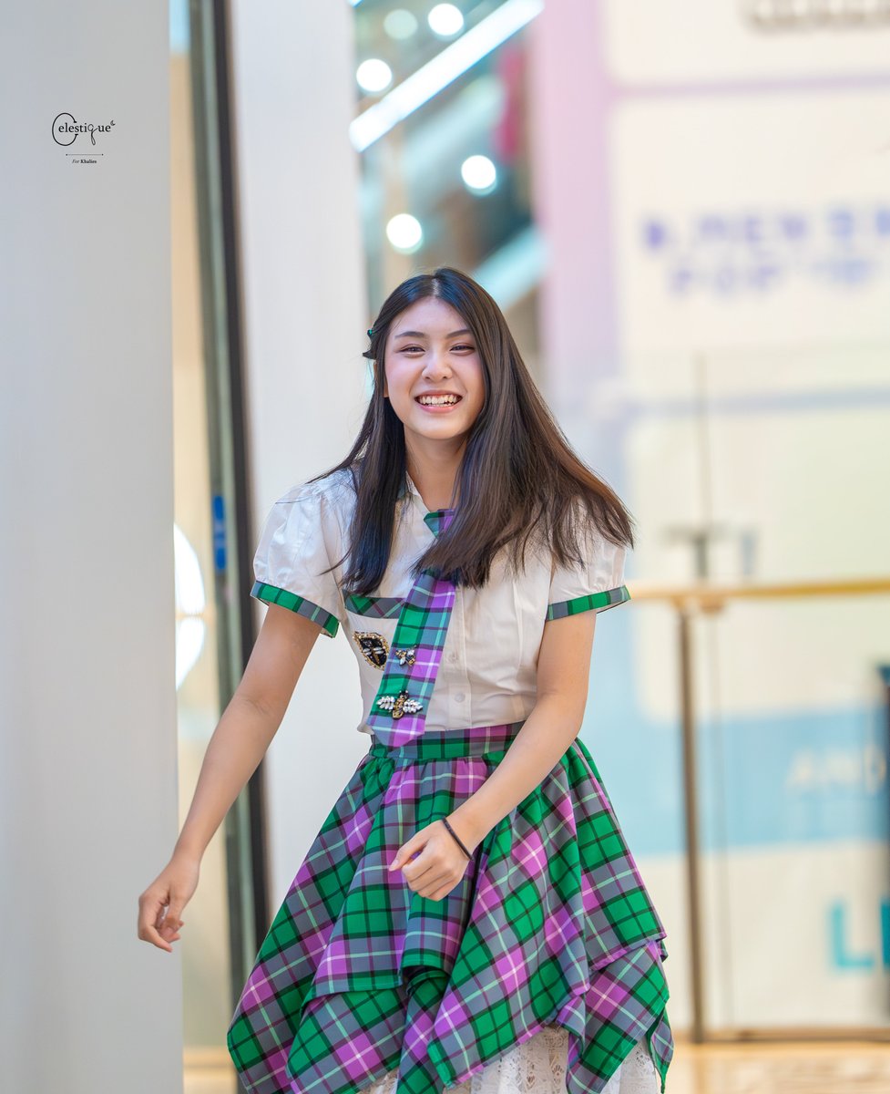 CelestiqueK's tweet photo. 111025 || ACG Opening Event Lalaport
 
I don't wanna grow up
I wanna stay forever young

@khaliesklp48 
#KhaliesKLP48 #KLP48 https://t.co/5ZqPgkto9v