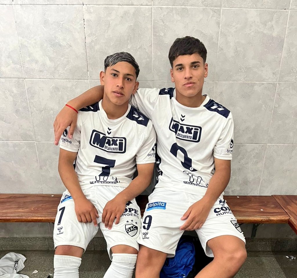 FlacoFiorentino's tweet photo. #LigaMetro Cat. 2009: Ferro 0-#Quilmes 2 (Luca Córdoba y @leonsaanchezz). 

#SeptimaQAC/#JuvenilesQAC/#Futbol https://t.co/VnJdnaHwit
