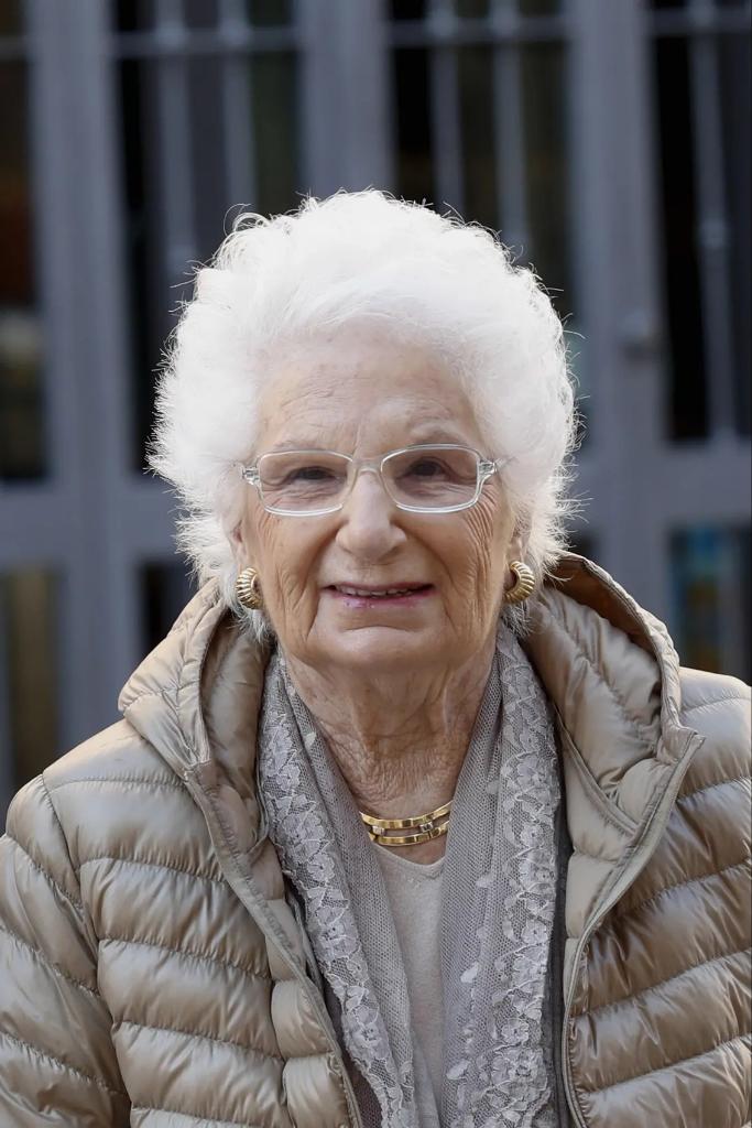 Grazie Liliana Segre!
Ministra Roccella, vada a nascondersi