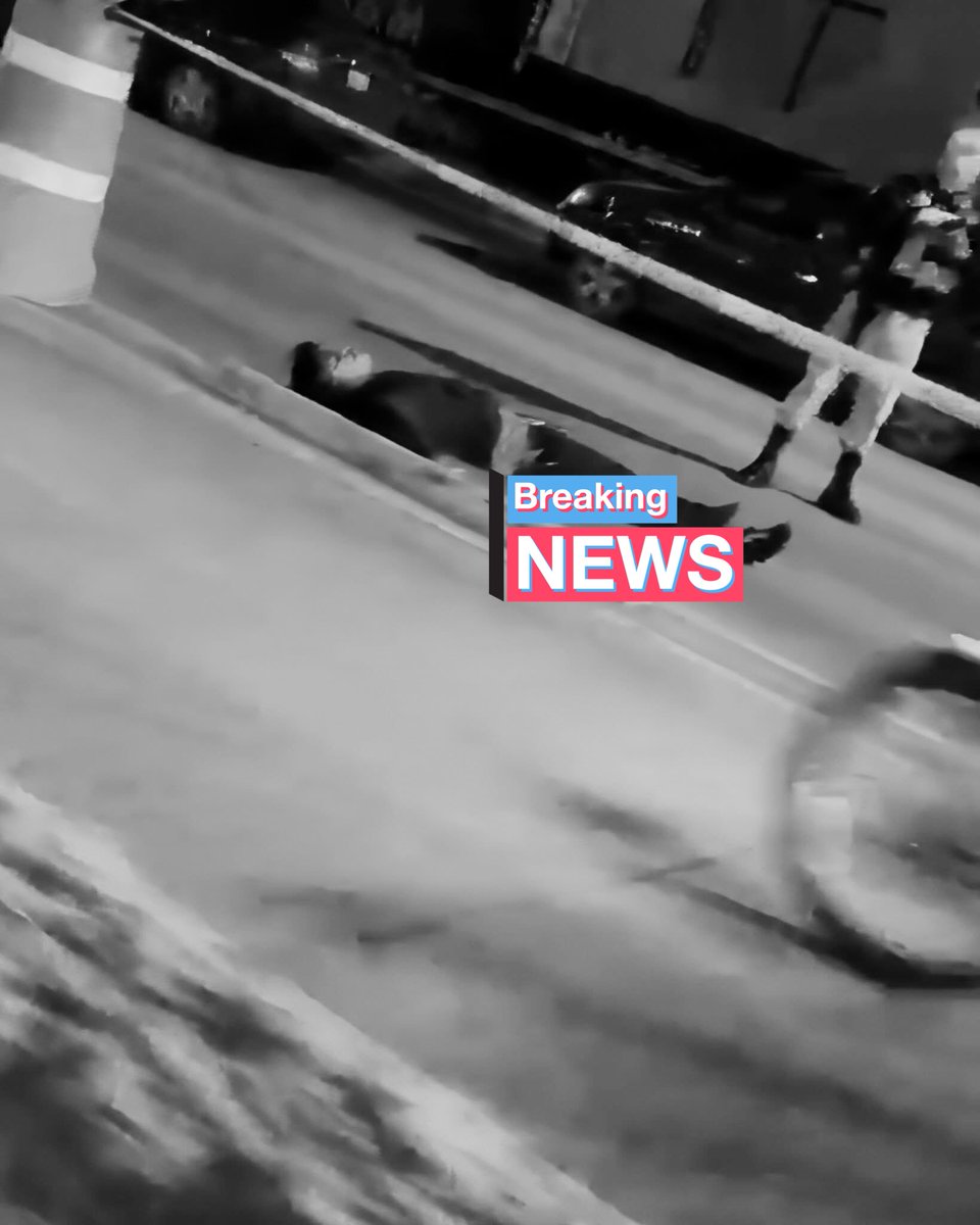 HalconOnce's tweet image. Un joven de aproximadamente 20 años pierde la vida al ser embestido por un vehículo en #LopezPortillo a la altura de el bar “Cantachelas” en la #Bandera #Tultitlan, #Edomex. 

El responsable se dio a la fuga, a unos metros hay un puente vehicular.