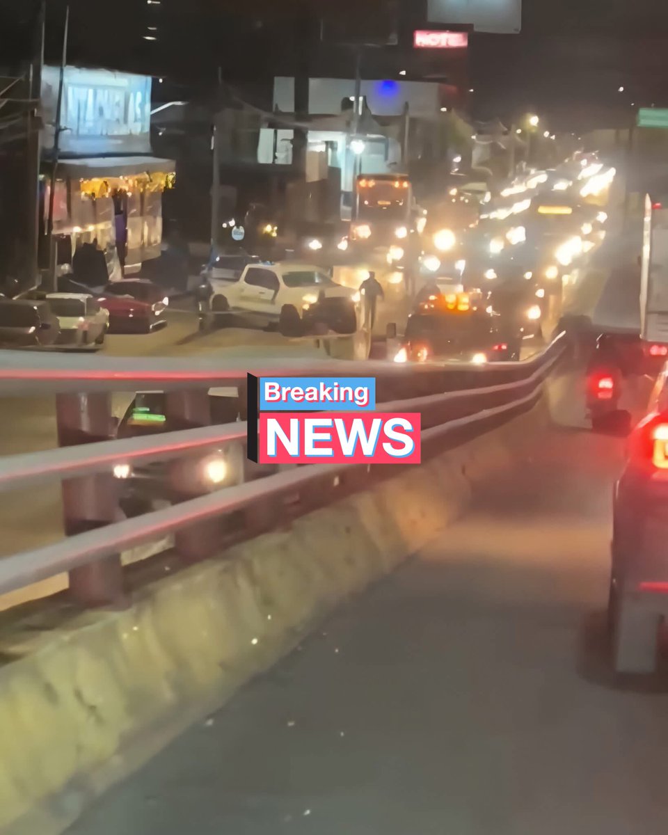 HalconOnce's tweet image. Un joven de aproximadamente 20 años pierde la vida al ser embestido por un vehículo en #LopezPortillo a la altura de el bar “Cantachelas” en la #Bandera #Tultitlan, #Edomex. 

El responsable se dio a la fuga, a unos metros hay un puente vehicular.