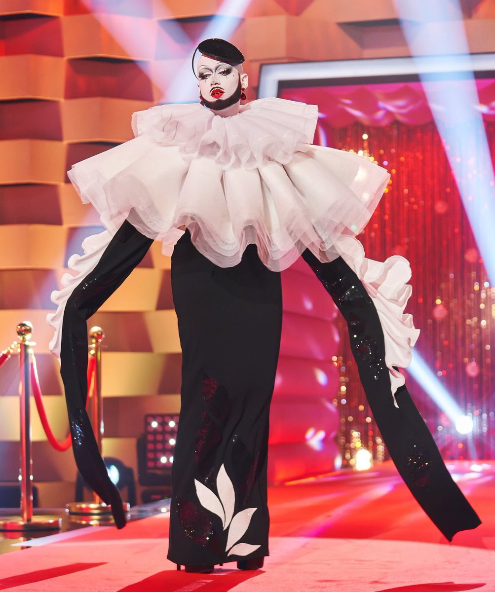dayaschaf's tweet photo. DENEBOLA MURNAU LO PERFECTA QUE TU ERES!!!!!!! #DragraceEs https://t.co/f2SjrJDjGF