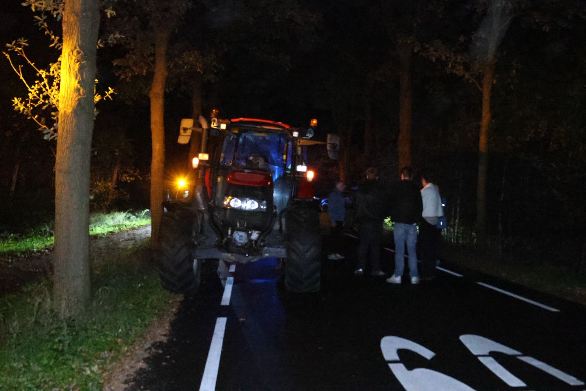 Auto en tractor in botsing op Spanjaardsdijk