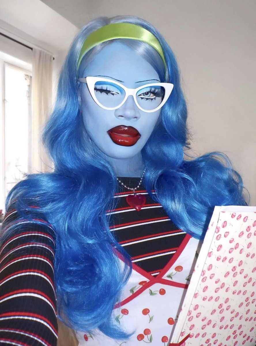 isabelleikpeme's tweet image. ghoulia yelps 🍒📚📓