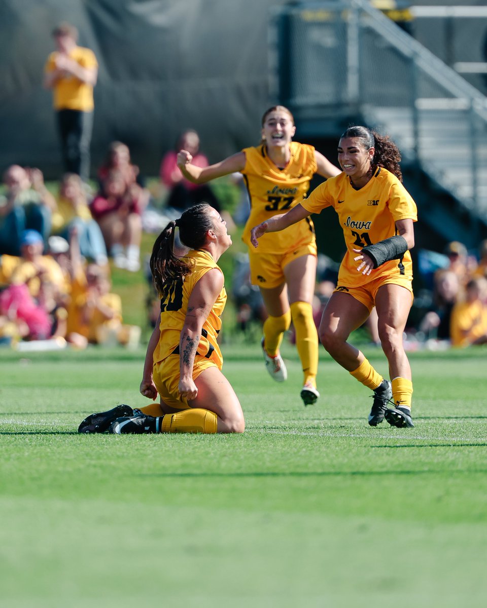 Hawkeye Soccer tweet media